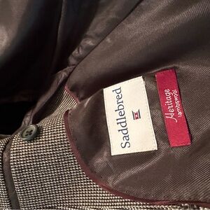 Saddlebred, lamswoo! Fabulous color. Cute detailed red trim, multiple pockets